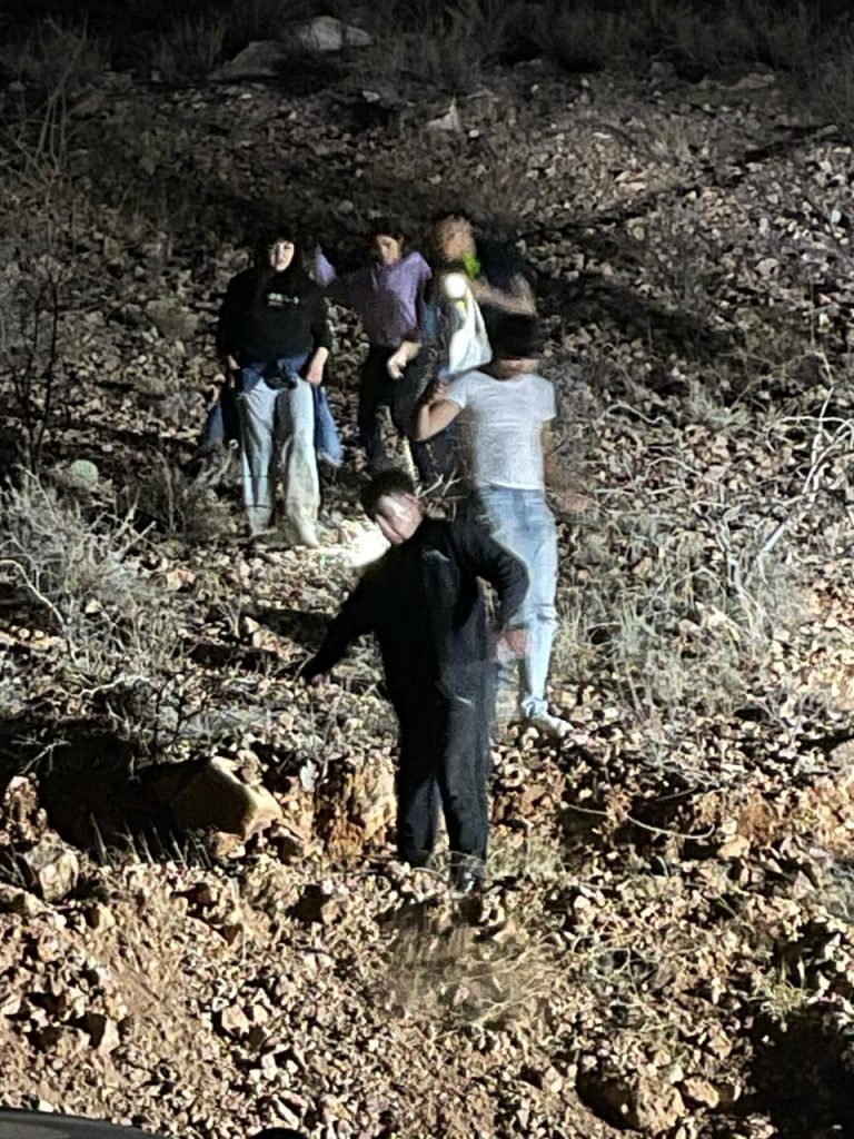 Senderistas perdieron el camino en la oscuridad, fueron rescatados