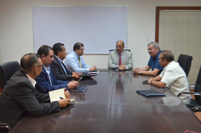 Corrigen la plana y se ponen al corriente con los maestros estatales