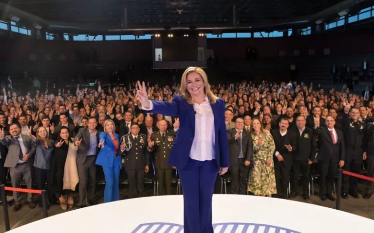 Rinde informe Maru Campos en Parral