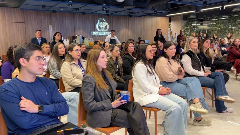 Reconocen desde la industria el papel transformador de las mujeres en la manufactura