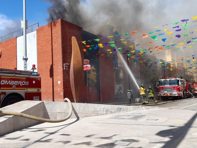 Arde local comercial en Centro Histórico