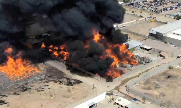 Atiende Cuerpo de Bomberos incendio en colonia Aeropuerto