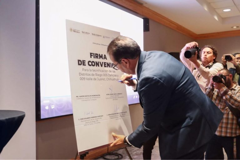 Pactan convenio de tecnificación de distritos de riego