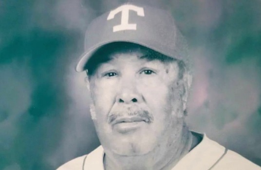 Homenaje a “Toby” Méndez 1er manager de Las Liebres del ITCJ