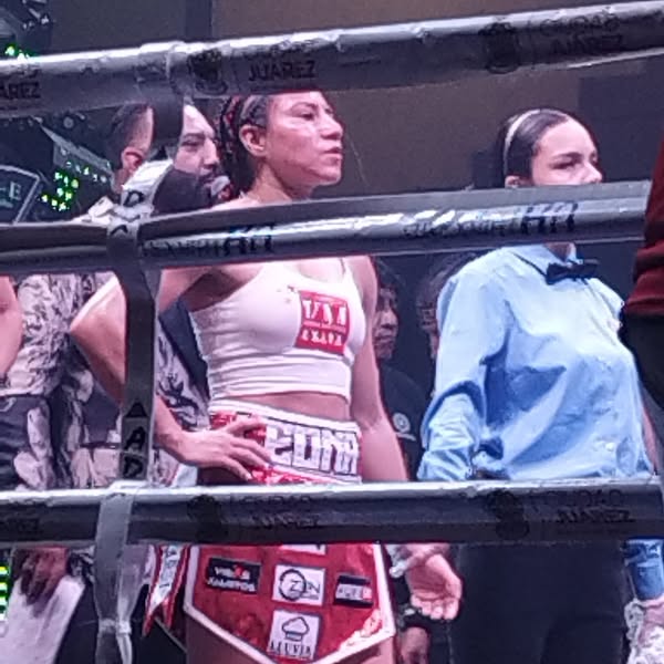 Con puño en alto salen “La Traviesa” Sáenz, “Muñeco” Belman y “Cachorro” Solís