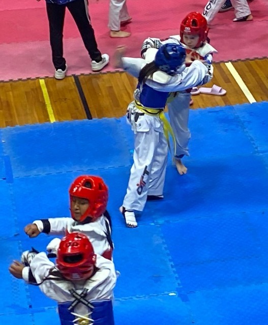 2 mil chihuahuenses celebraron 26 años de la Academia Vargas