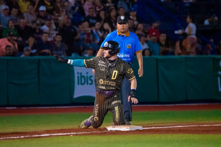Dorados aplasta a Rieleros