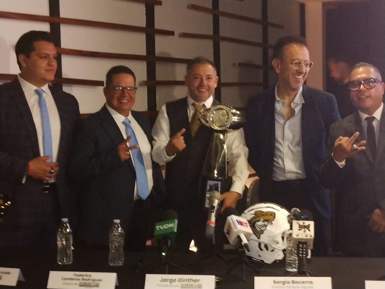 Bankaool y Caudillos comparten camisetas: firman alianza