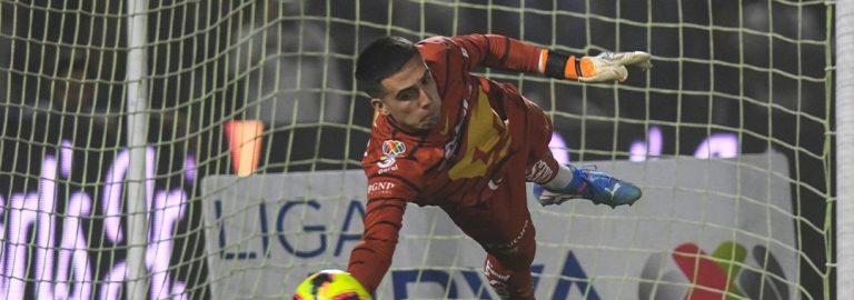 Mañosa puñalada de Efraín Juárez elimina a Bravos de Juárez