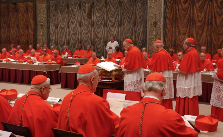 Mayo 7 inicia el Cónclave