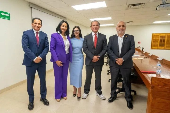 Disertan sobre Desarrollo Industrial de México