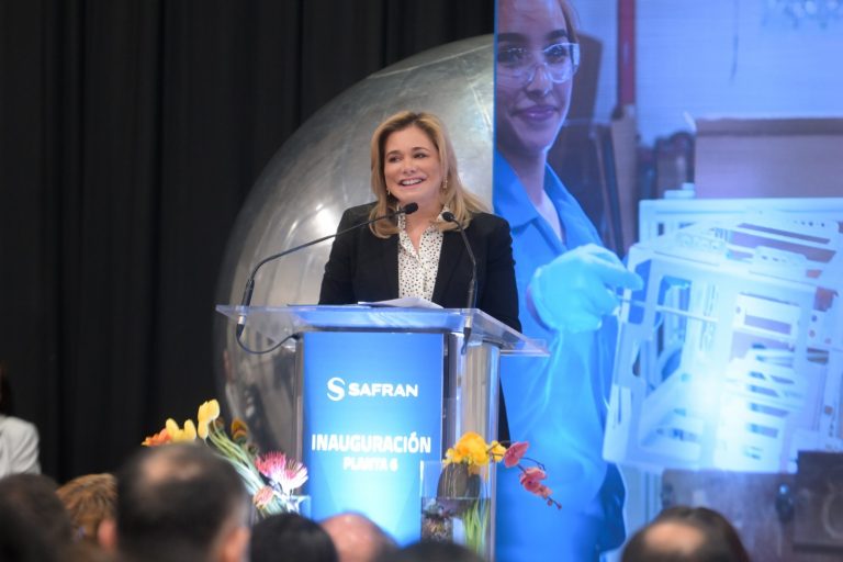 Chihuahua consolida su liderazgo en la industria aeroespacial: Maru Campos