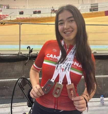 “Vuela” Yaretzi Aguirre en el velódromo de Xalapa y cosecha 3 medallas para Chihuahua