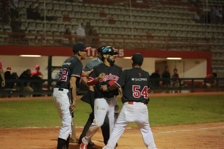 Doble triunfo de Indios sobre Dorados y se llevan la primer serie de beisbol