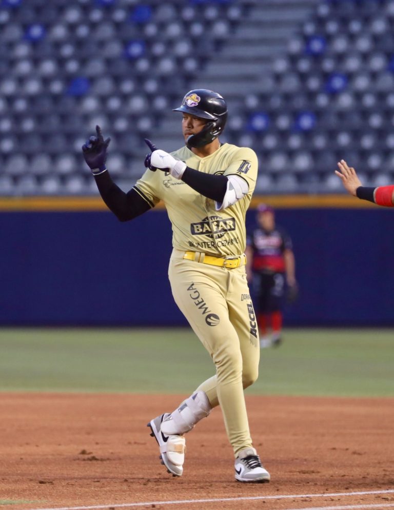 Dorados le pega a Sultanes