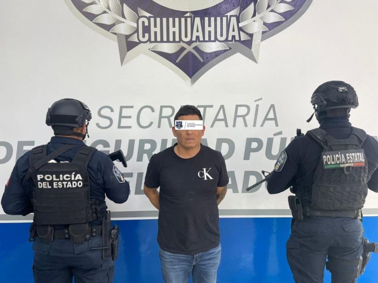 Detiene SSPE a presunto líder criminal con arsenal y vehículo calcinado en Juárez