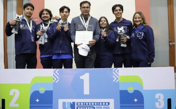 En ajedrez Indios UACJ ganan plata por equipos en Puebla 2025