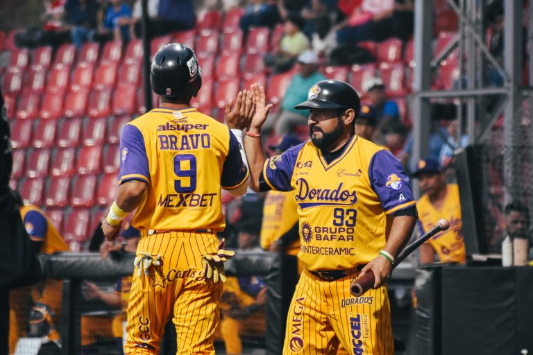 Dorados hunde a Caliente Durango