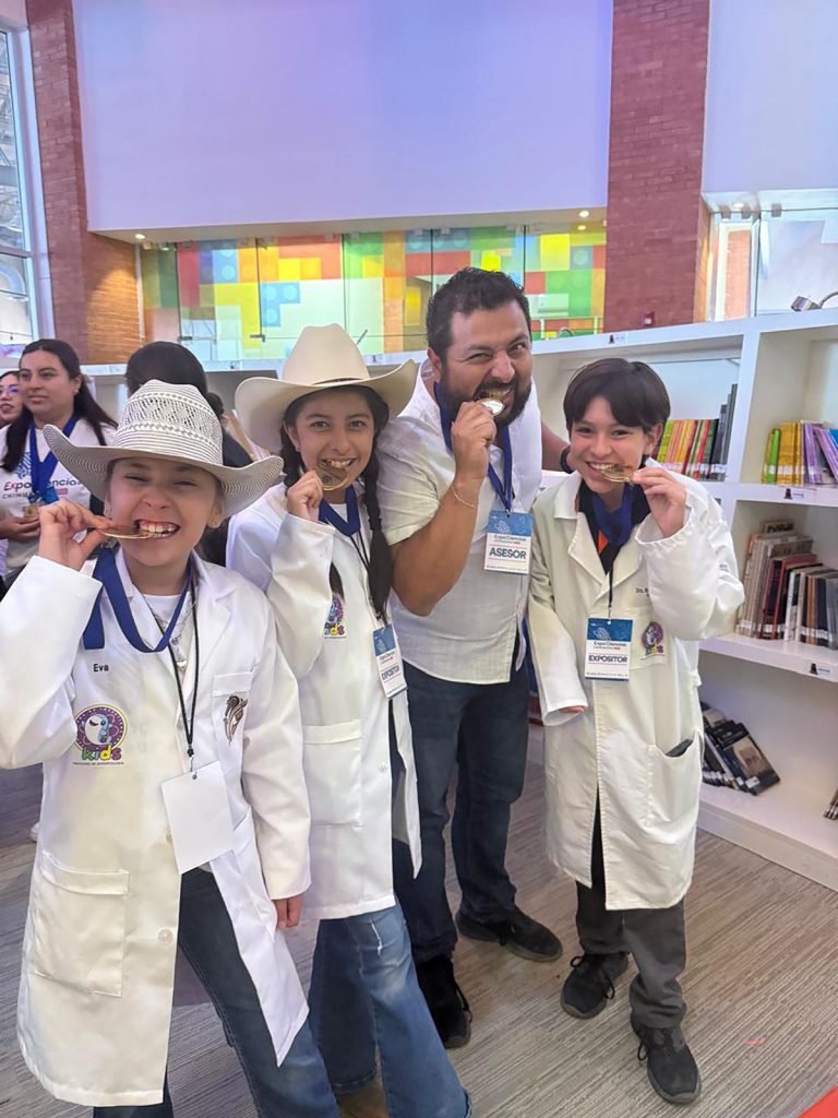 Proyectos de Semillero KIDS de la UACH destacan en ExpoCiencias Chihuahua 2025