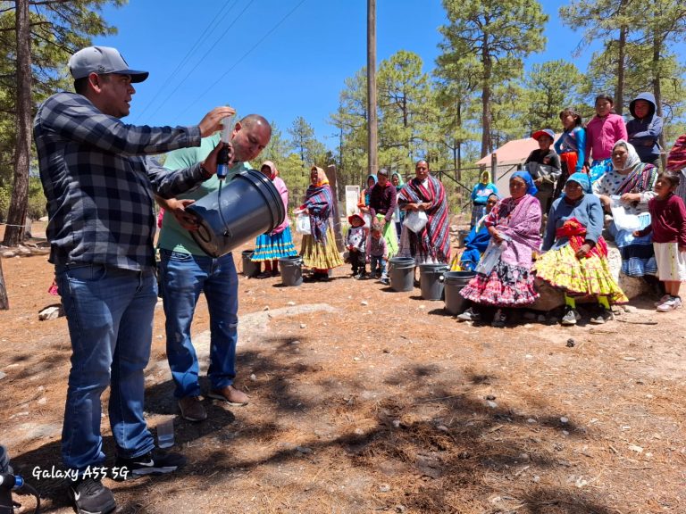 Lleva JCAS filtros y agua potable a la Sierra Tarahumara