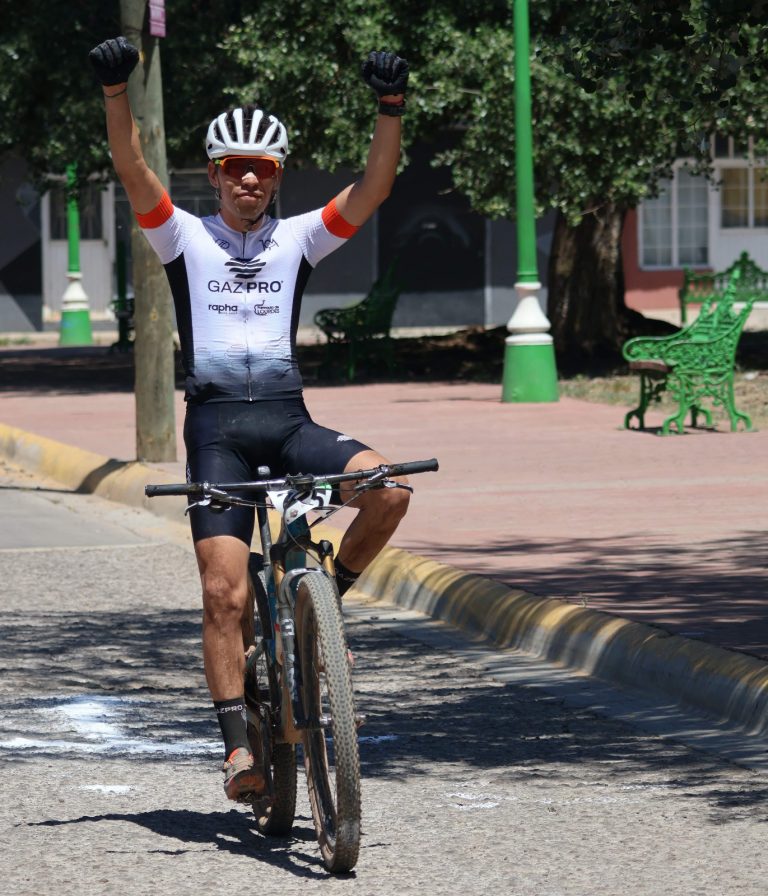 Participan más de 180 ciclistas en Reto Rarámuri MTB 2025 en el Pueblo Mágico de Guachochi