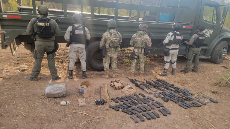 Asegura SSPE arsenal, explosivos y equipo táctico en Moris, Chihuahua