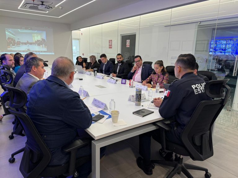 Recibe Secretario de Seguridad Pública al Comité Anticorrupción en el C7 de Chihuahua para fortalecer coordinación