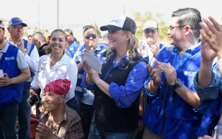 Maru Campos respalda a juarenses; coordina entrega de apoyos a damnificados por lluvias