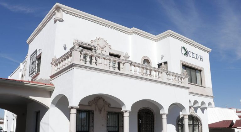 Vela CEDH Chihuahua por los derechos de mujeres privadas de la libertad y sus hijas e hijos acompañantes