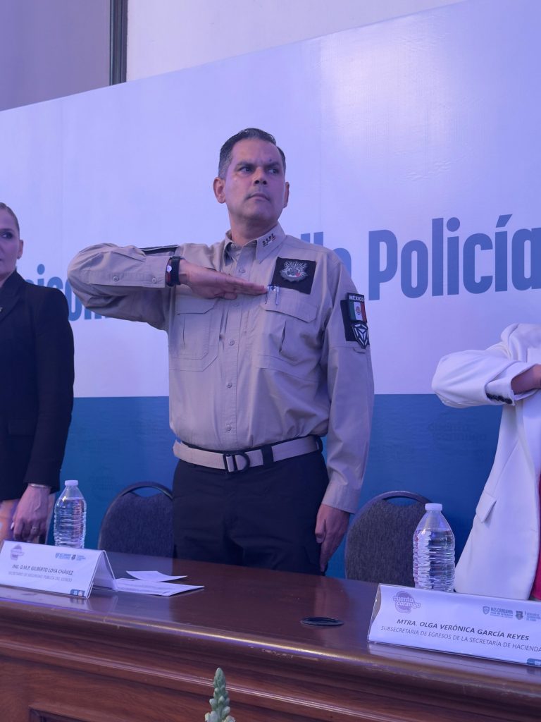 Entrega Secretario Gilberto Loya beneficios de Fideicomiso Orgullo Policía Vial