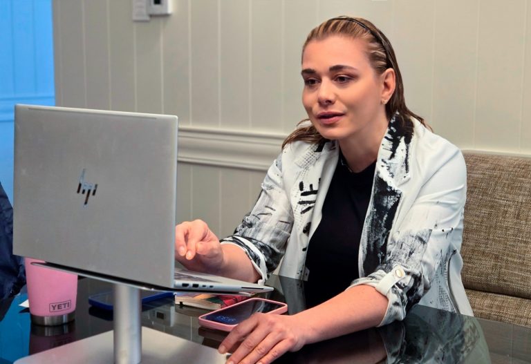 Maru Campos reúne a alcaldes para definir acciones contra el sarampión