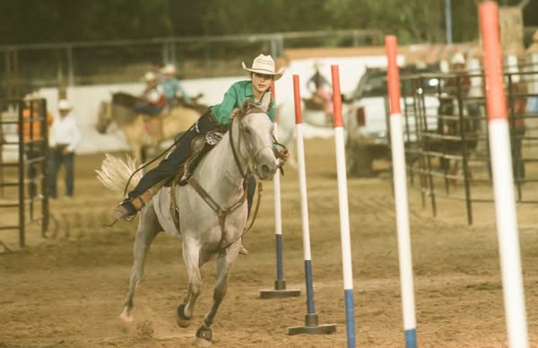 BRILLAN AMAZONAS Y JINETE EN RODEO CON CAUSA JUARENSE