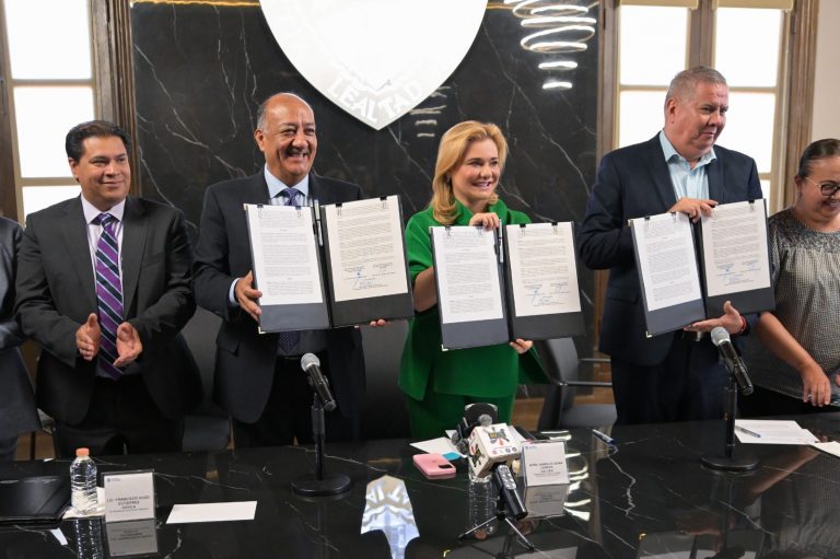 Maru Campos le cumple al magisterio: firma acuerdo para garantizar pago de prestaciones pendientes