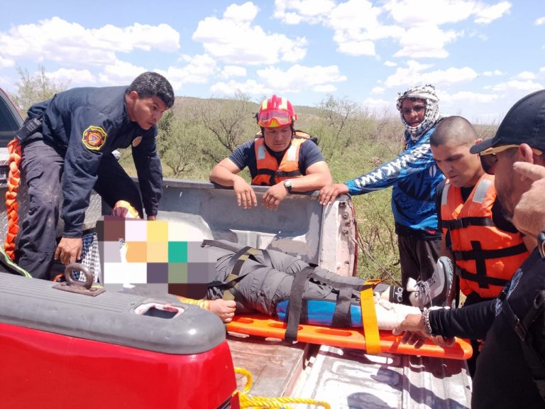 Rescatan bomberos a senderista lesionada en Lago Jacales