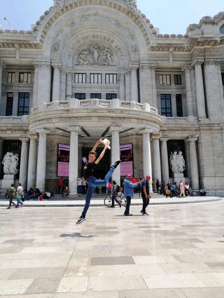 Alumno de la UACH destaca por su participación en el Palacio de Bellas Artes