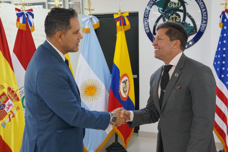 Se reúne Secretario de Seguridad Pública con personal del INL en Colombia