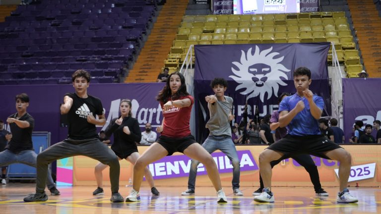 Con espectáculo deportivo y musical, prepara la UACH bienvenida a los más de 6 mil alumnos de nuevo ingreso