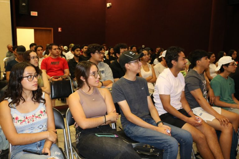 Concientizan a estudiantes de la UACH sobre el delito de Sumisión Química