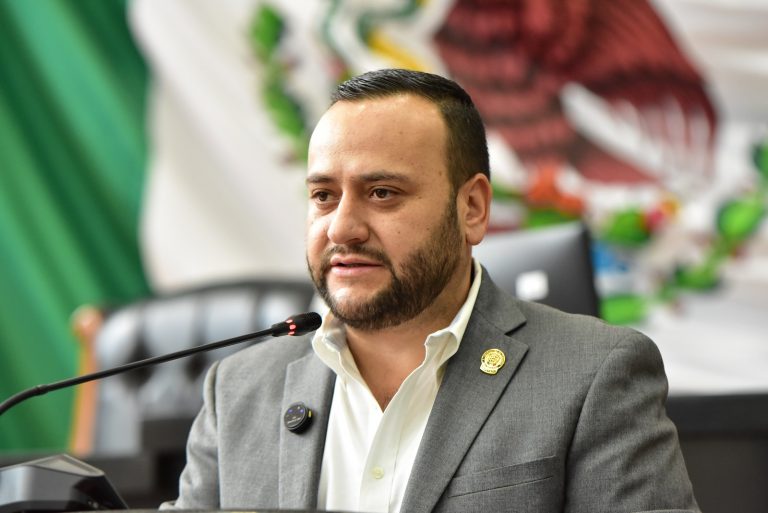 Le paran su música al crimen en escuelas