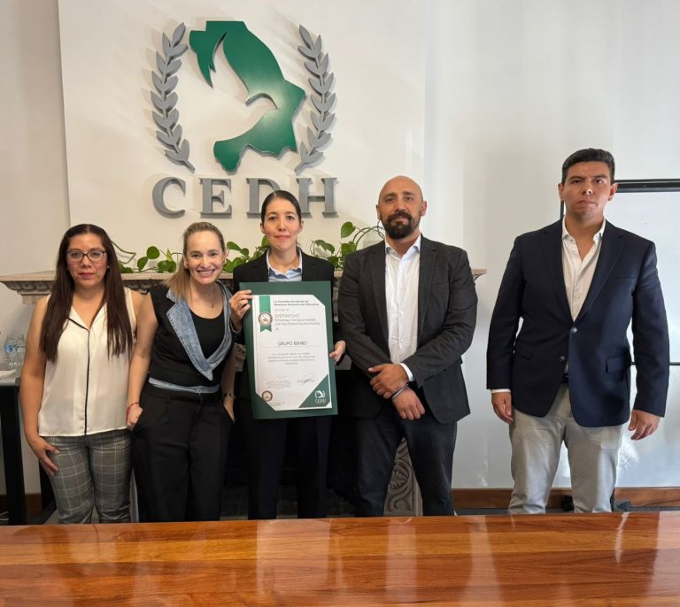 Entrega CEDH Distintivo a empresa Bimbo en Chihuahua