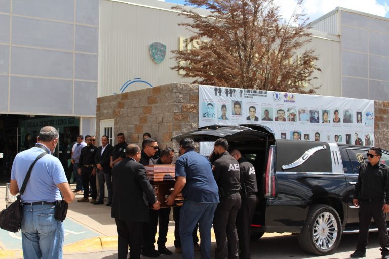 Rinden FGE y AEI Zona Sur homenaje póstumo al subinspector Güereque Herrera