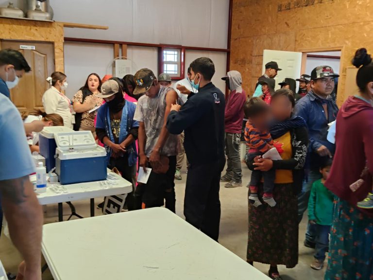 Entrega Estado apoyos alimentarios en Ojinaga