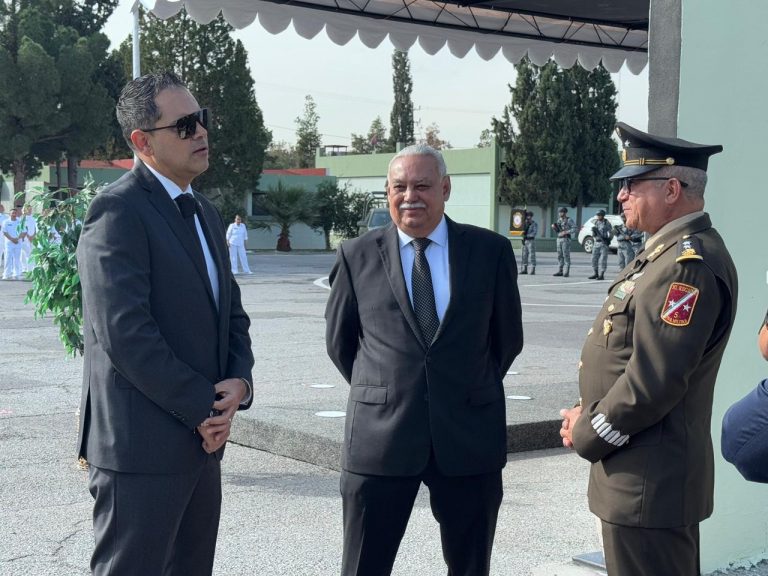 Acude Gilberto Loya a ceremonia de toma de posesión del nuevo Comandante de la 5ª Zona Militar