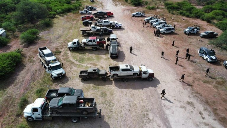 Despliega SSPE mega operativo para el traslado de 17 vehículos asegurados en Moris