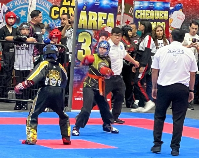 DESTACAN ARTEMARCIALISTAS DE CIUDAD JUÁREZ EN NACIONAL DE KICK BOXING