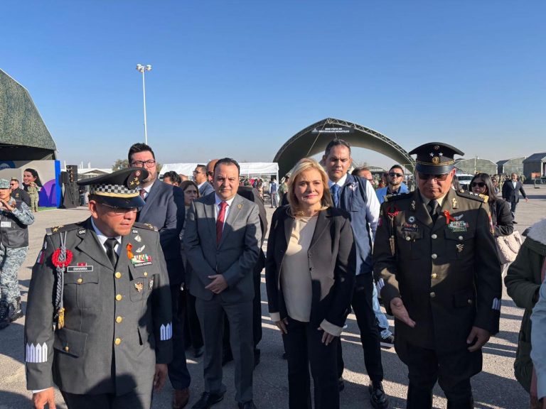 Acompaña Secretario Gilberto Loya a Gobernadora a inauguración de la exhibición de la Gran Fuerza de México