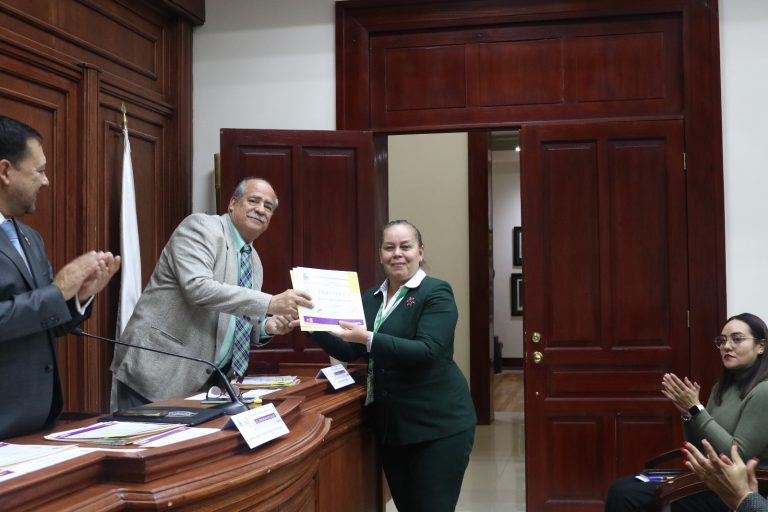 Entrega UACH, constancias por participación en «Jornadas de Salud 2025»