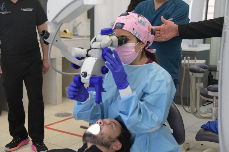 Odontología digital y expectativas estéticas: FO-UACH analiza los retos actuales de la salud bucal