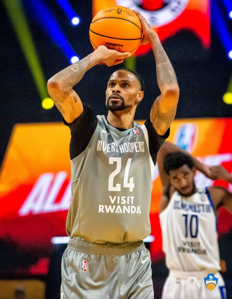 Putney el cuarto extranjero de Dorados