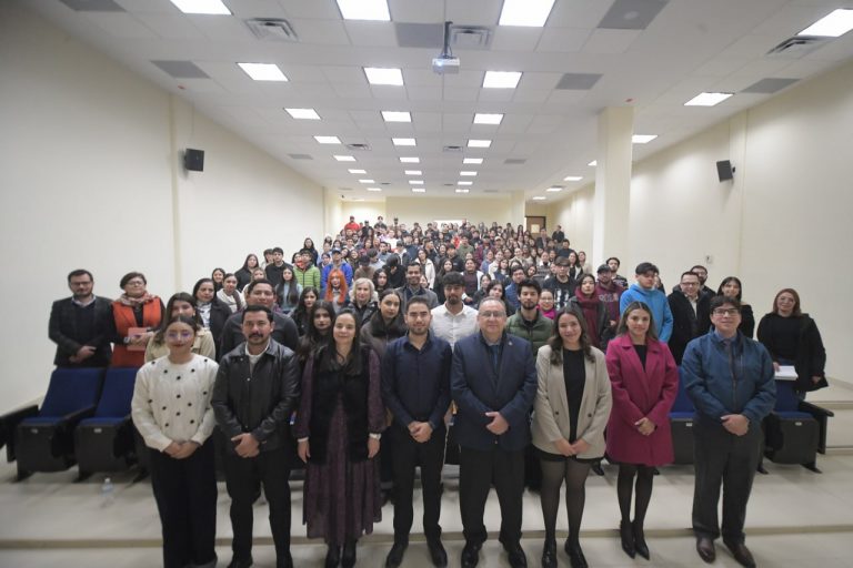 Con renovado compromiso estudiantil, arranca Rector de la UACH ciclo escolar 2026 en Facultad de Economía Internacional campus Parral